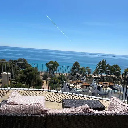Beachfront Penthouse! 아파트