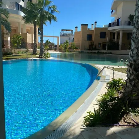 Beachfront Penthouse! 아파트