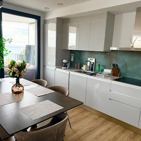 Beachfront Penthouse! アパート *