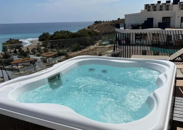 Beachfront Penthouse! アパート *